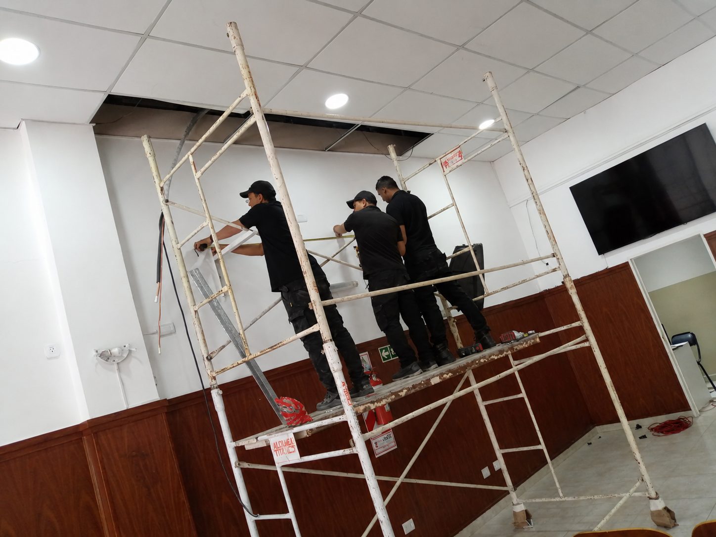 Trabajo de aire acondicionado — TechCam Hogar