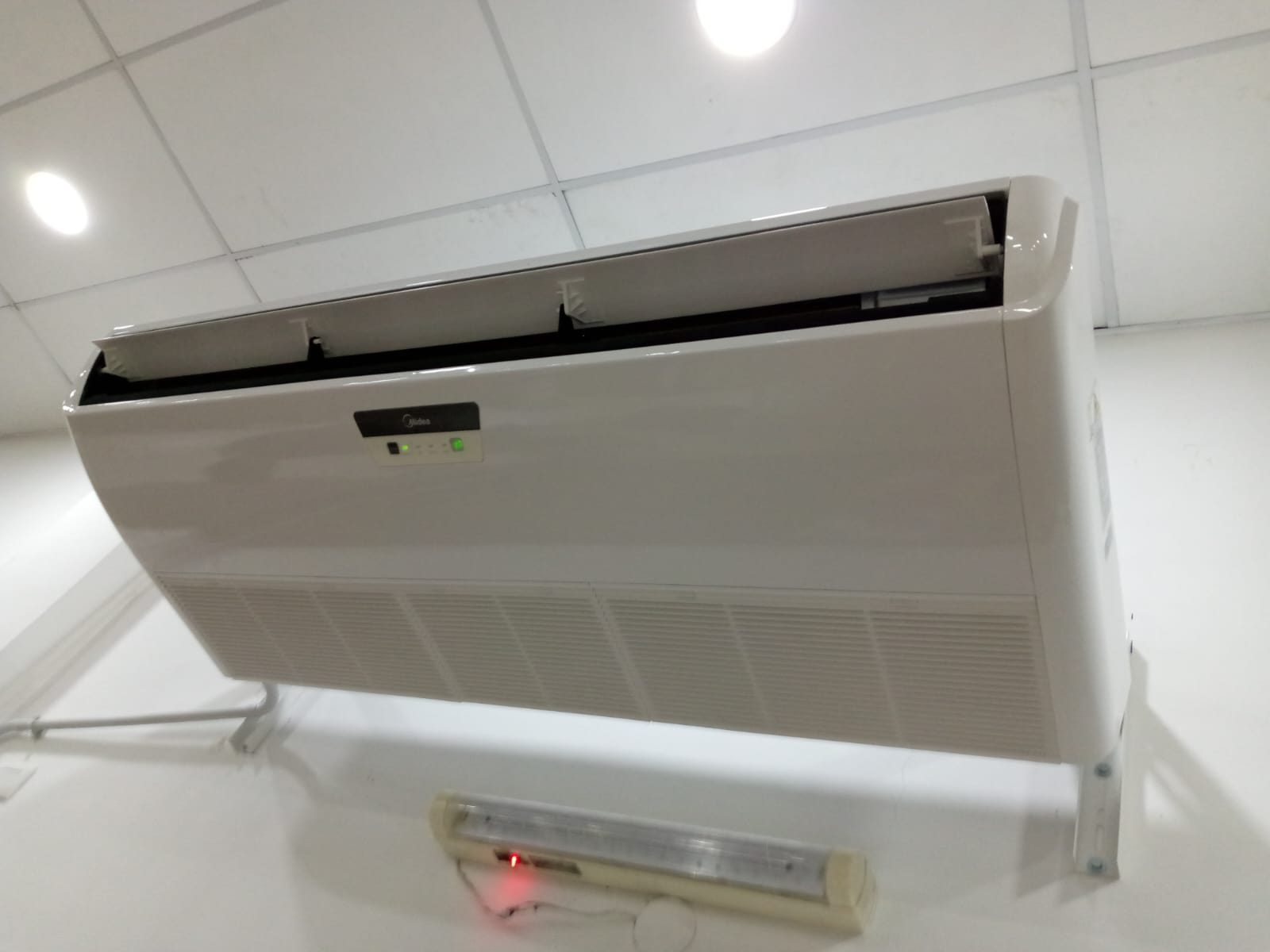 Trabajo de aire acondicionado — TechCam Hogar