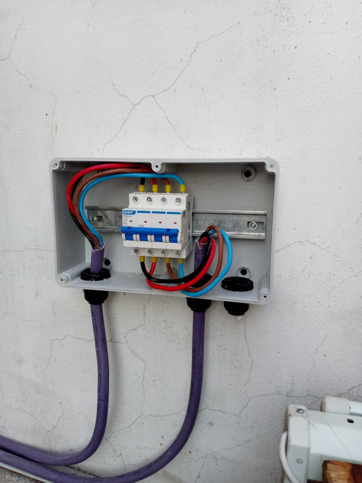 Trabajo de electricidad — TechCam Hogar