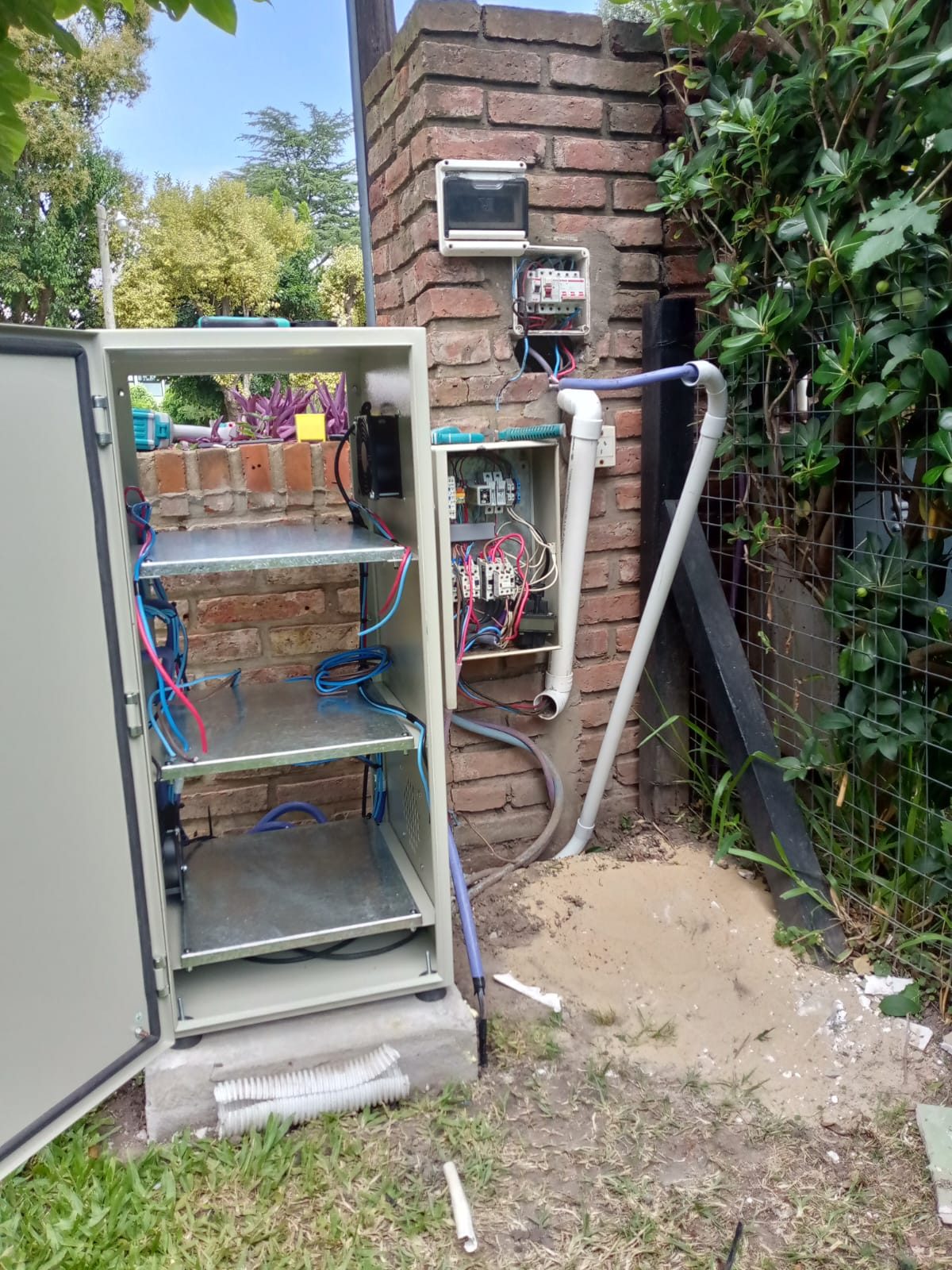 Trabajo de electricidad, antes — TechCam Hogar